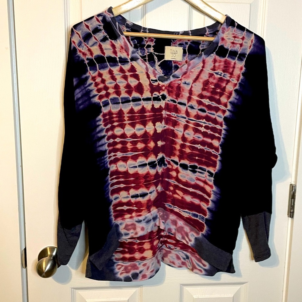 Tina + Jo lightweight tie dyed long dolman sleeve top w/ v neck sz XS